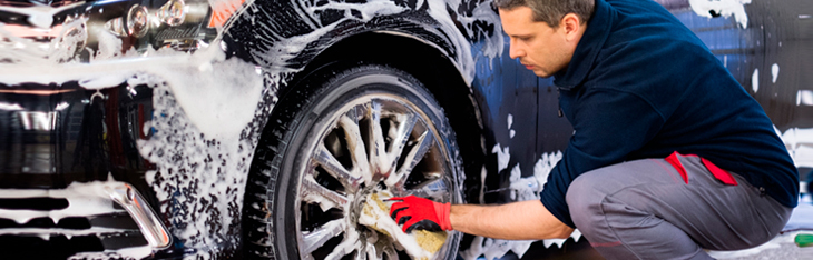 Lava tu auto en casa como todo un experto